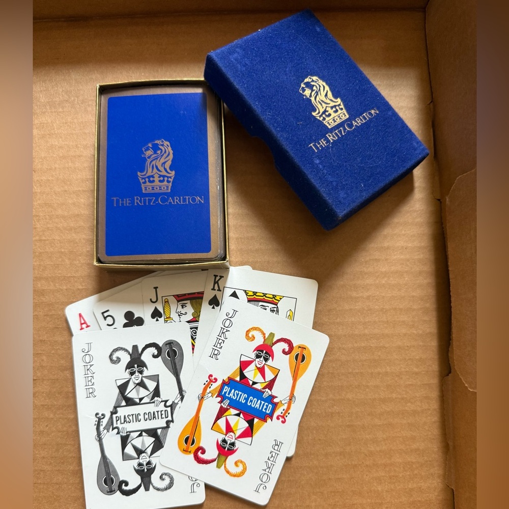 The Ritz Carlton Playing Cards Set - Picture 2 of 3